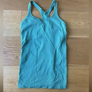 Lululemon Ebb to Street tank size 4